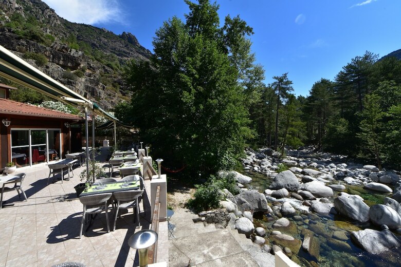 Hotel H�tel Arena Le Refuge