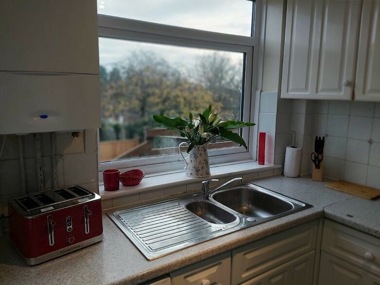 Huku Kwetu - Fieldfare Green