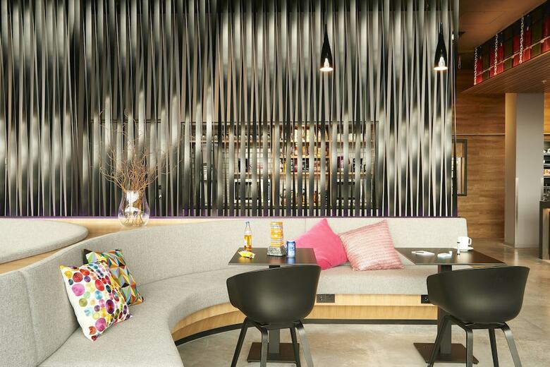 Hotel Moxy Aberdeen Airport
