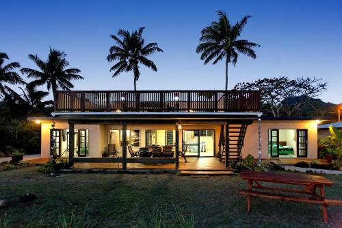 Raro Beach Bach