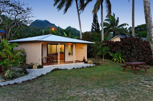 Raro Beach Bach