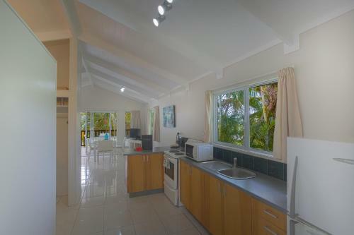 Hostal Muri Lagoon View Bungalows