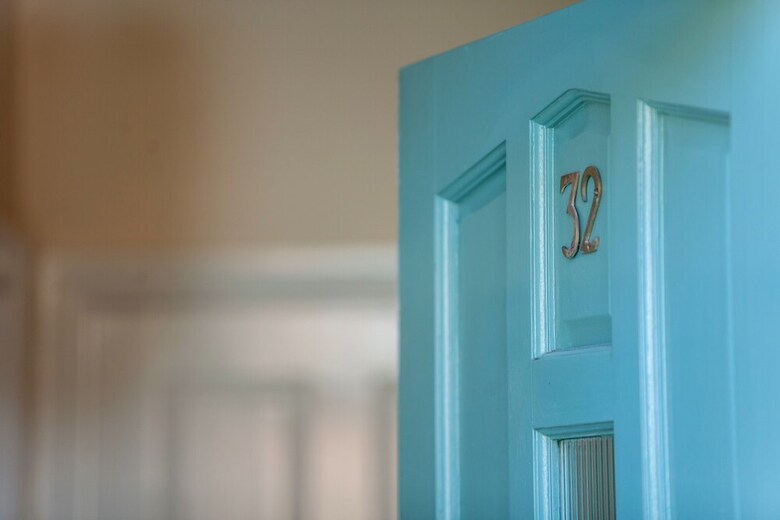 Apartment 32