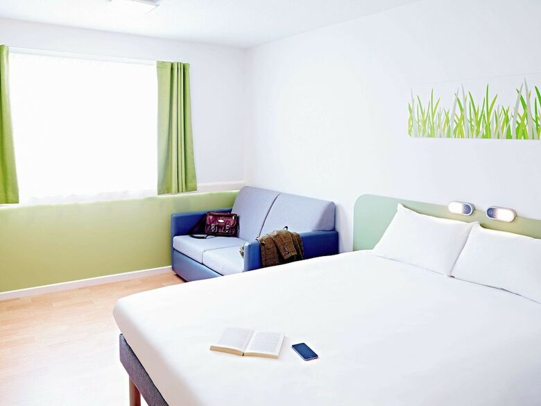 Hotel Ibis Budget Warrington Lymm Services