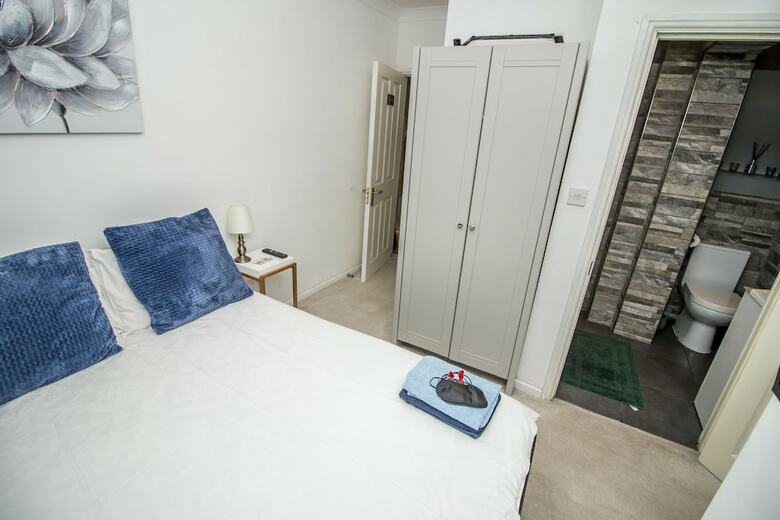 Beautiful Rooms Near Excel Center