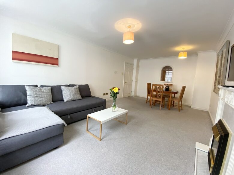 Apartment Next To Victoria Station