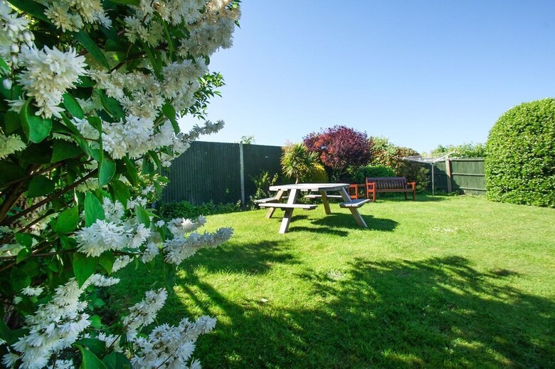 Dean Court Garden
