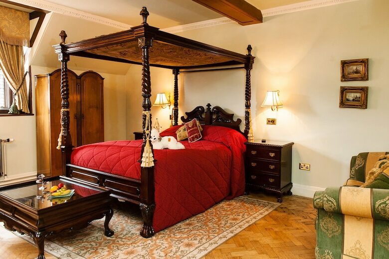 Hillbark Hotel