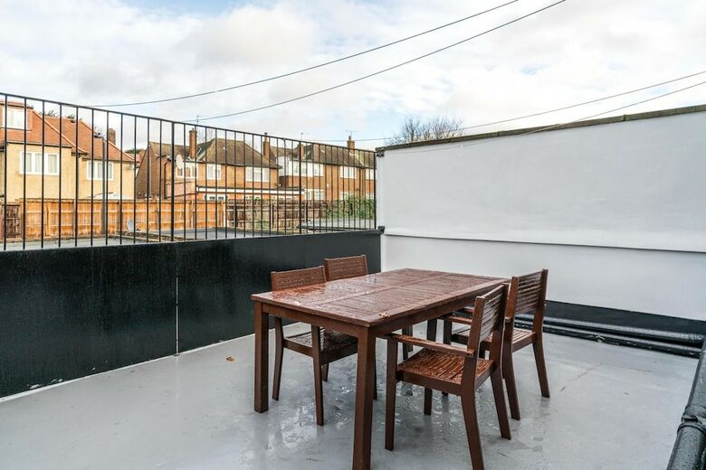 Apartamentos New Stunning 3 Bedroom House Centre Wembley