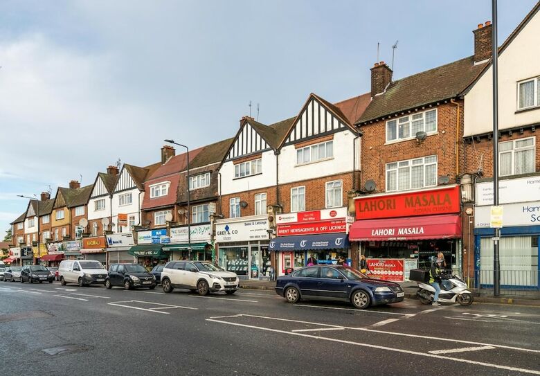 Apartamentos New Stunning 3 Bedroom House Centre Wembley