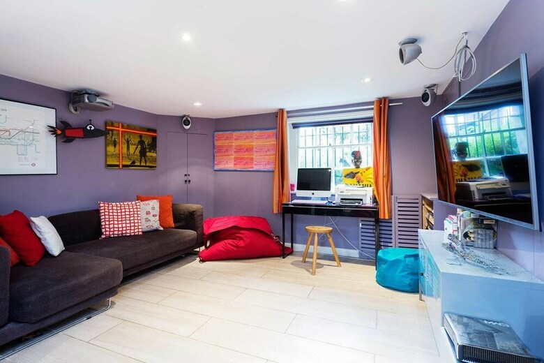 Veeve - Clapham Garden