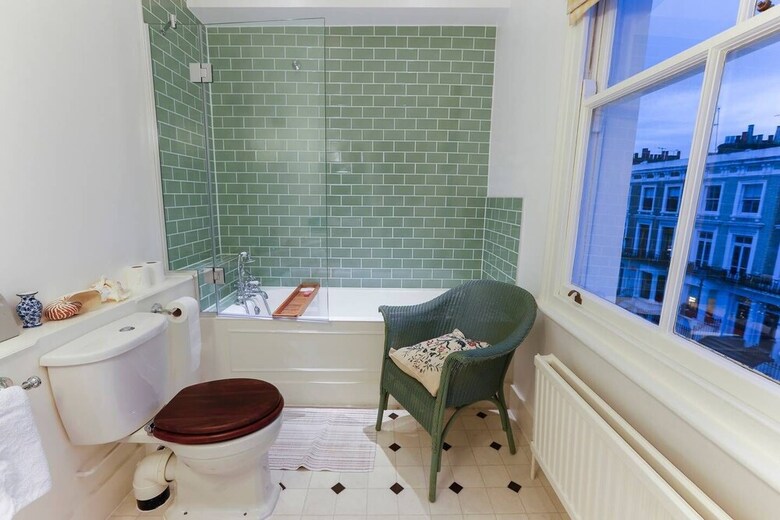 Attractive Chelsea Apartment Sleeps 4