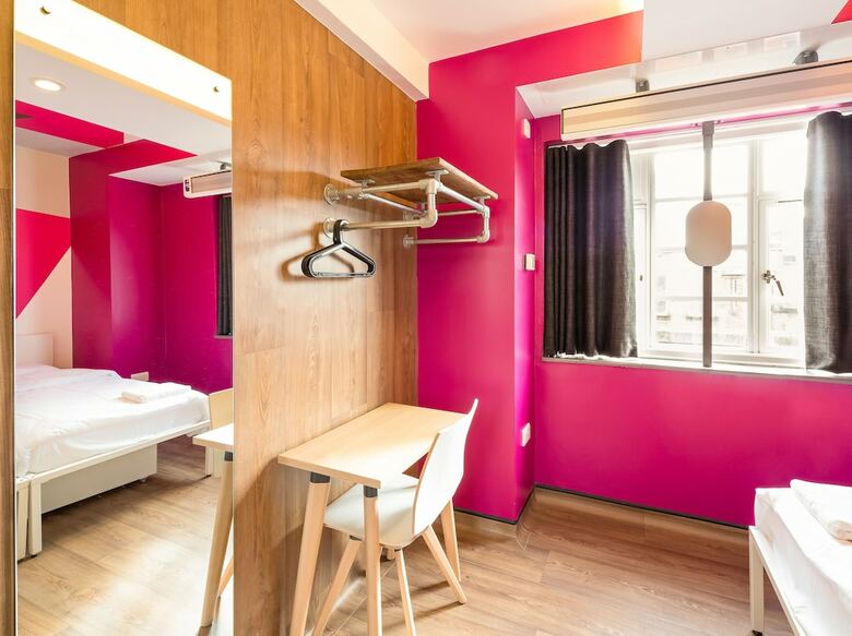 Hostal Generator London