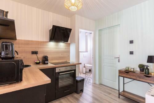 Vert D'hotes - Charming Renovated Apartment - Downtown - Wifi -
