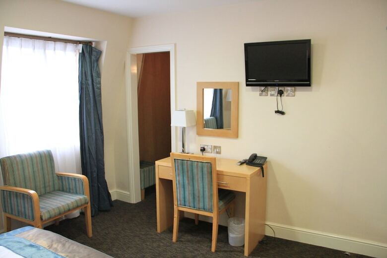 Cromwell International Hotel