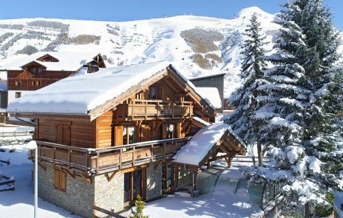 Venosc Chalet Sleeps 14 With Pool