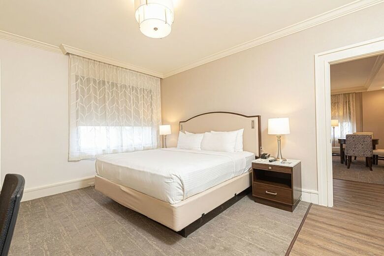 The Grand Summit Hotel