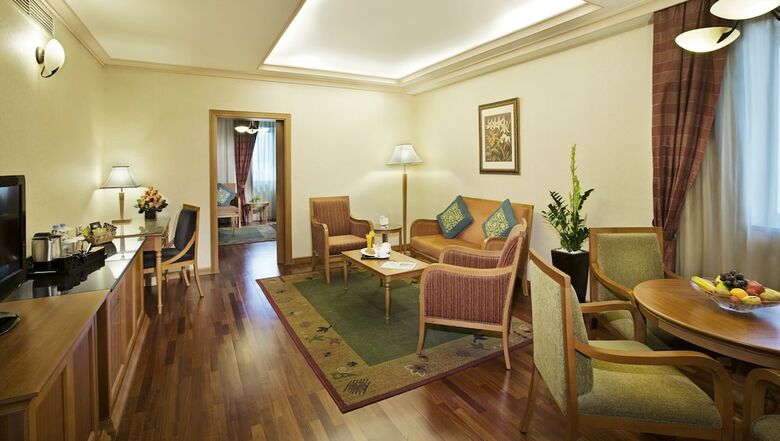 Avenue Hotel