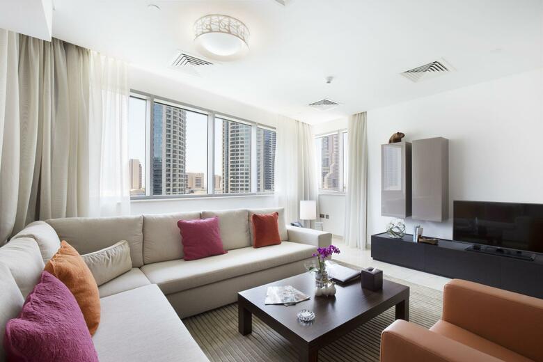 Avenue Hotel