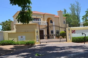 Hostal The Capital Guest House