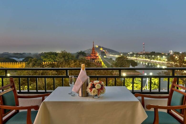 Sedona Hotel Mandalay