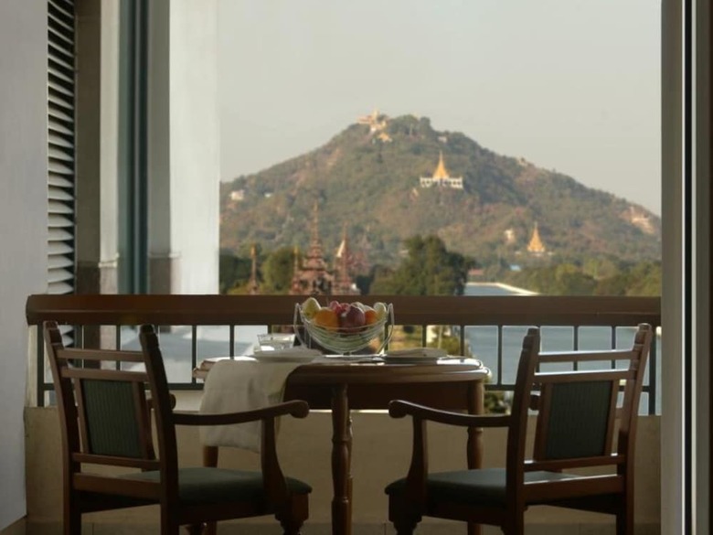 Sedona Hotel Mandalay