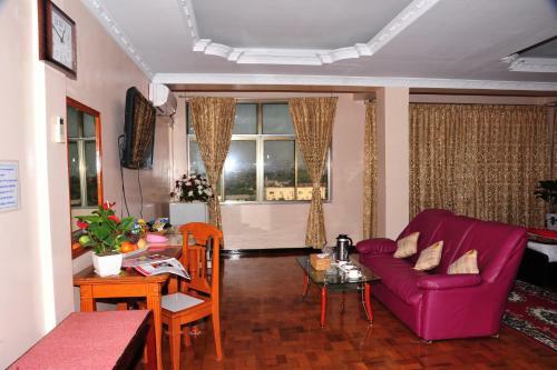 Golden City Crown Hotel