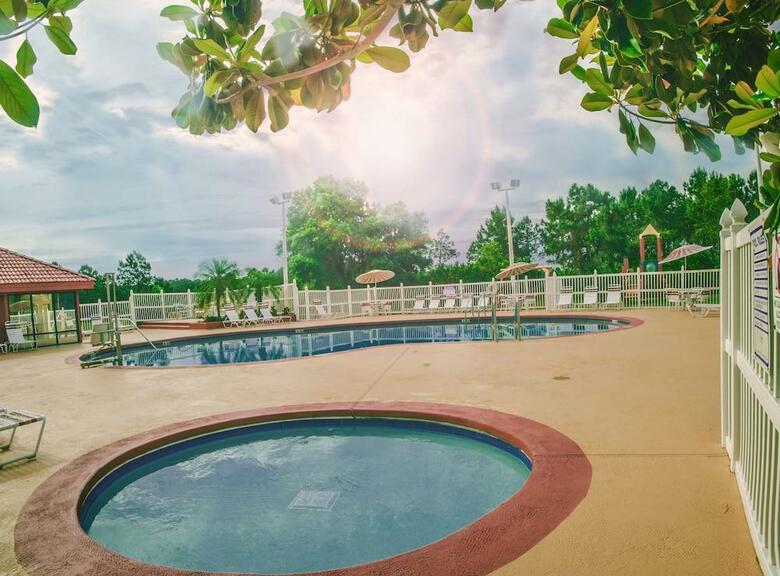 Parc Corniche Condominium Suite Hotel