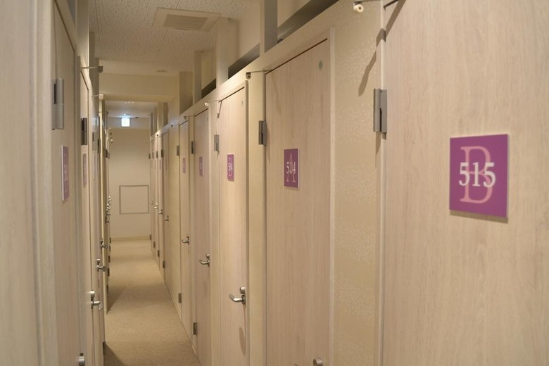 1980 Yen Hotel