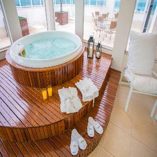 Hotel Saint Moritz Hplus Express