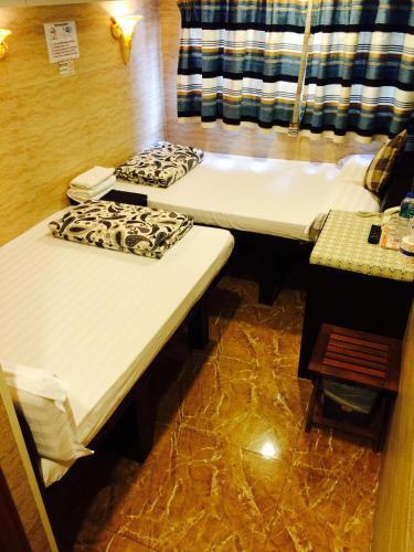 Hostal Sleep In Hotel