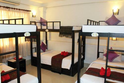 Hostal Tropical Breeze Guesthouse
