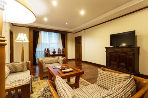 Hotel Empress Residence Resort And Spa