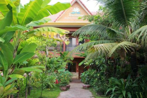 Bed & Breakfast Jasmine Family Hostel