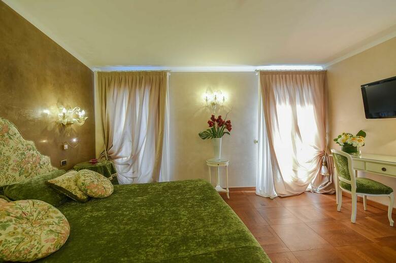 Hotel Savoia & Jolanda