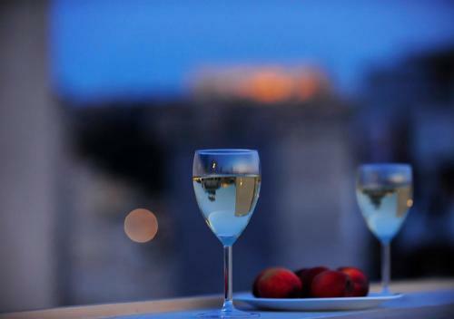 Live In Athens, Psyrri Central Apartments