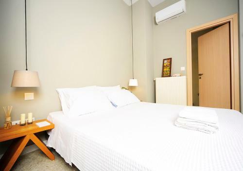Live In Athens, Psyrri Central Apartments