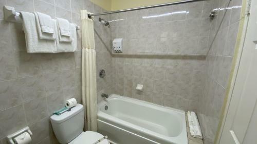 Hotel Bay Gardens Inn