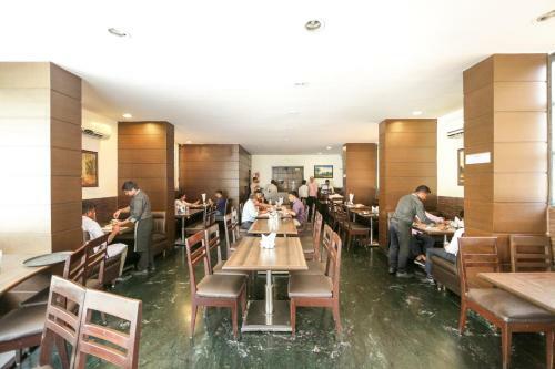 Lucky Hotel Goregaon