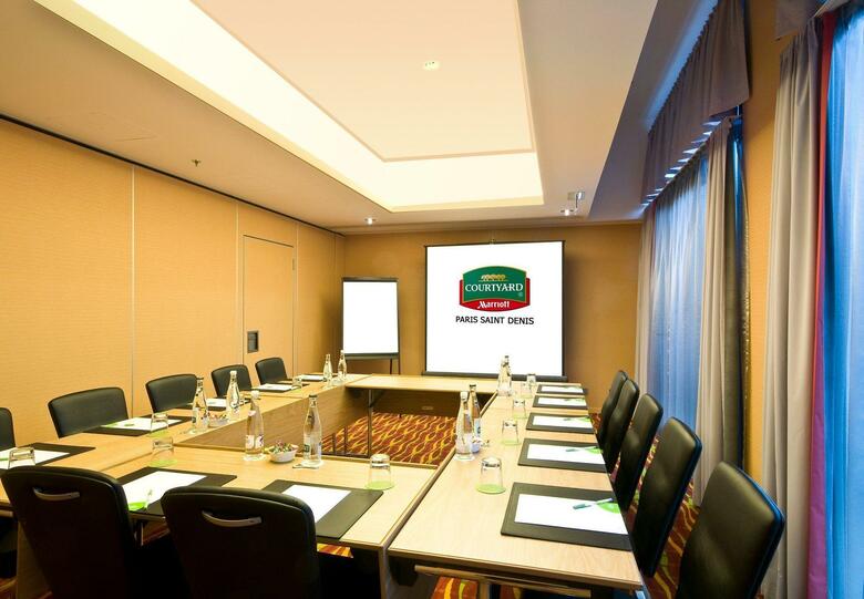 Hotel Courtyard By Marriott Paris Saint Denis