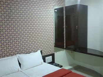 Hostal Hotel Skyway Inn