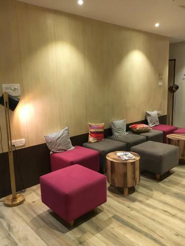 Hotel Travellers Inn
