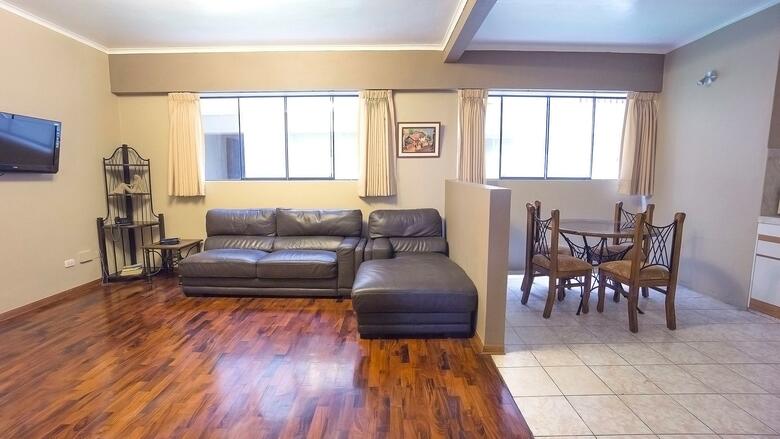 Hotel Suites Larco 656
