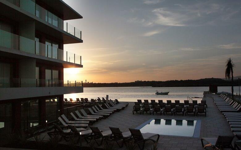 �gua Hotels Riverside