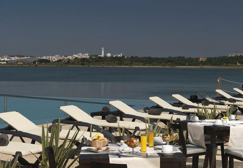 �gua Hotels Riverside