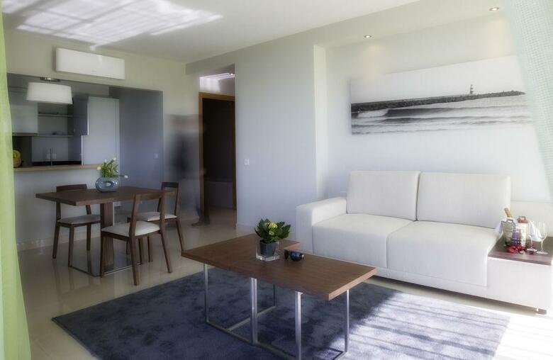 �gua Hotels Riverside