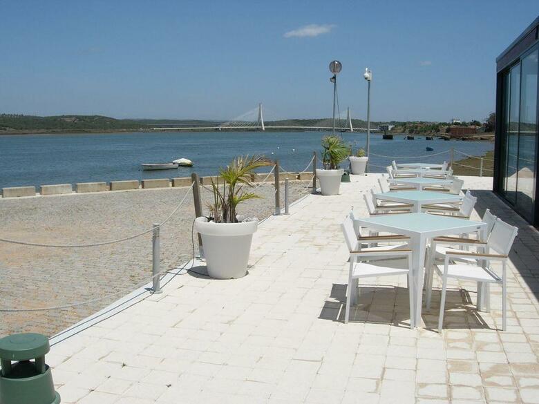 �gua Hotels Riverside