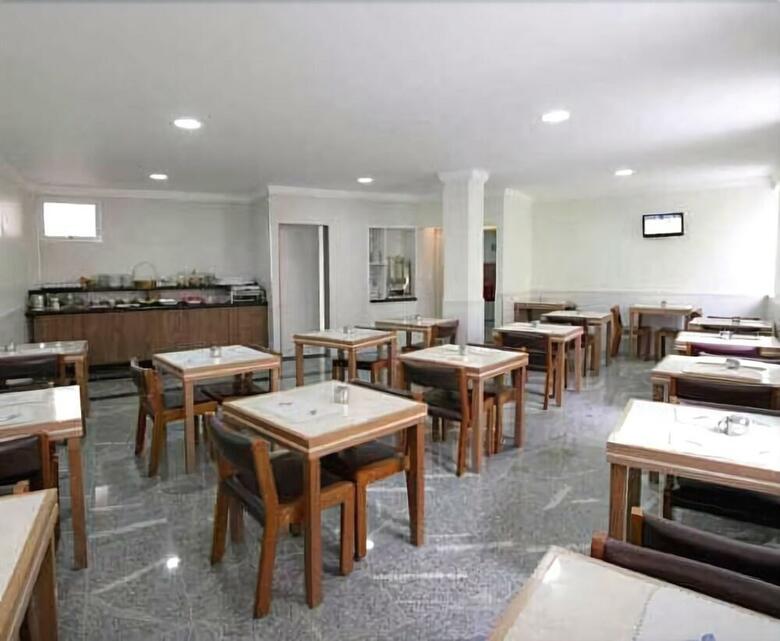 Cinel�ndia Hotel