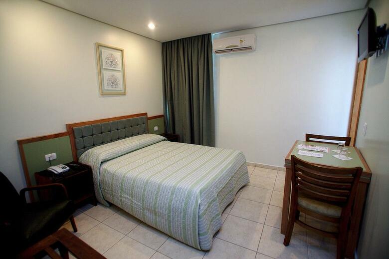 Cinel�ndia Hotel