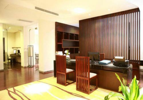 Baiyun Lakeside Hotel